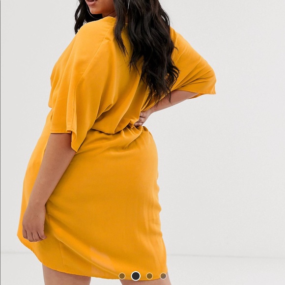 Twist front dress - Picture 3 of 3